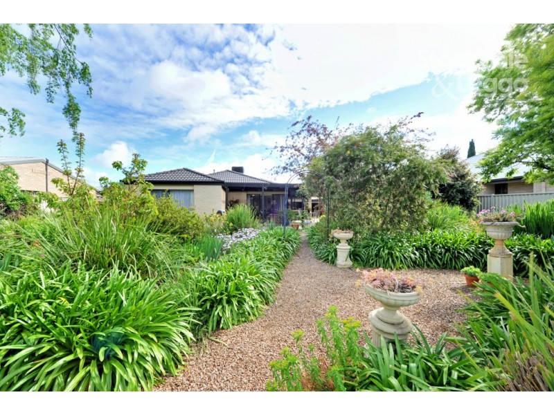 24 Menindee Crescent, Kialla VIC 3631