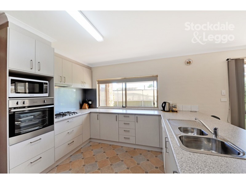 13 Dampier Avenue, Shepparton VIC 3630