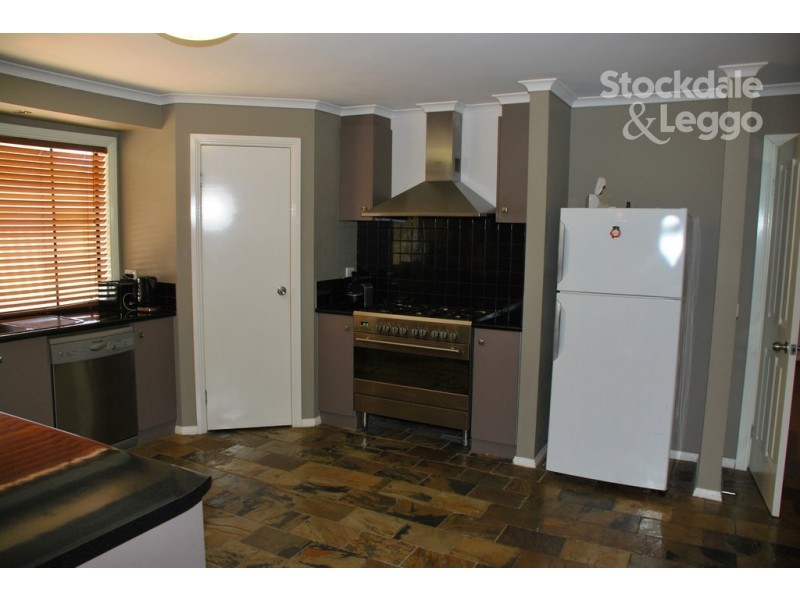 8 Lenne Street, Mooroopna VIC 3629