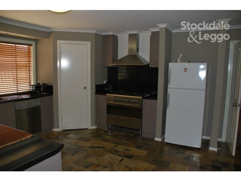 8 Lenne Street, Mooroopna VIC 3629