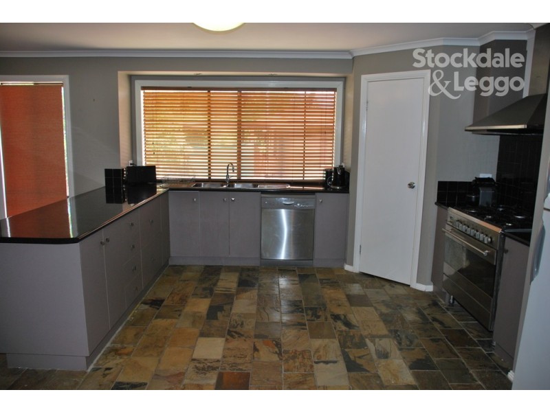 8 Lenne Street, Mooroopna VIC 3629