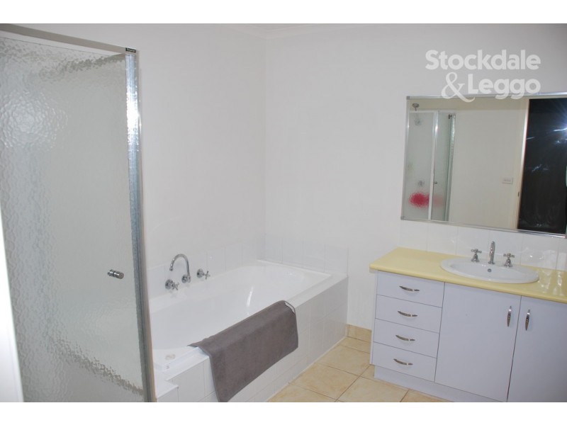 8 Lenne Street, Mooroopna VIC 3629