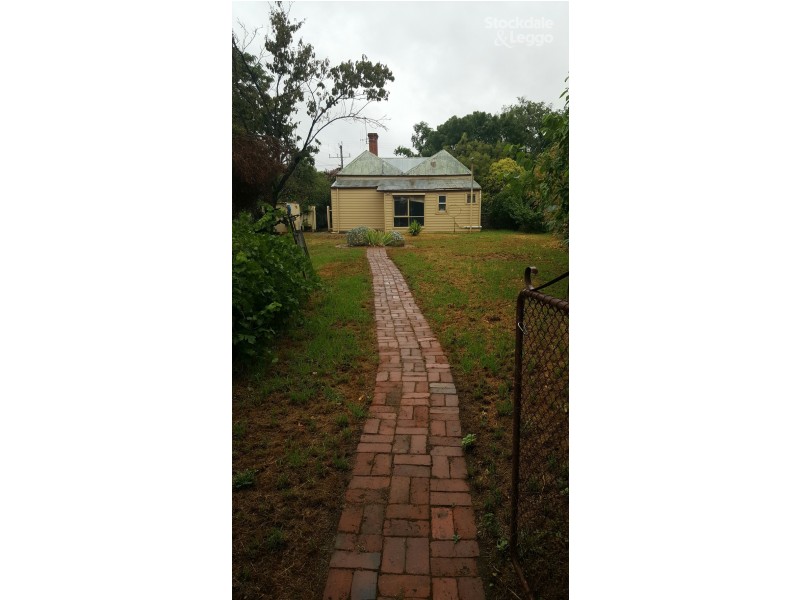 16 Victoria Street, Tallygaroopna VIC 3634