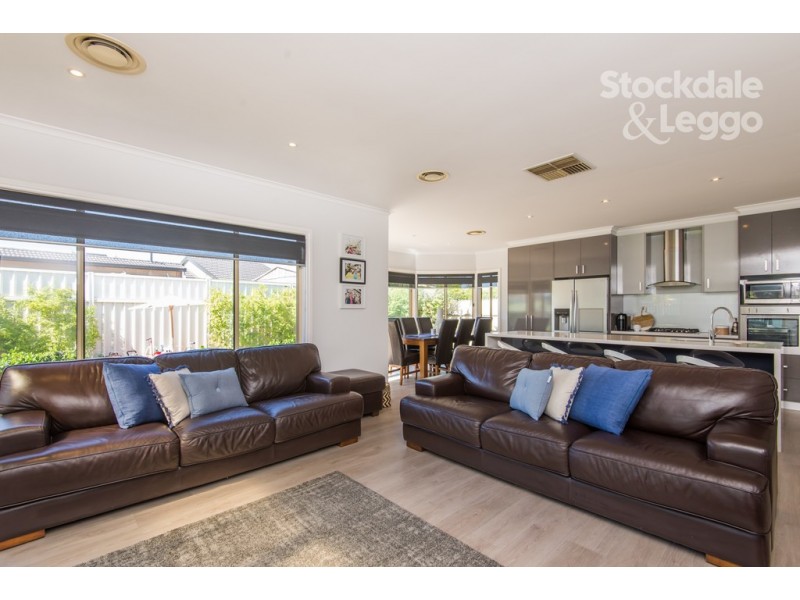 61 Kialla Lakes Drive, Kialla VIC 3631