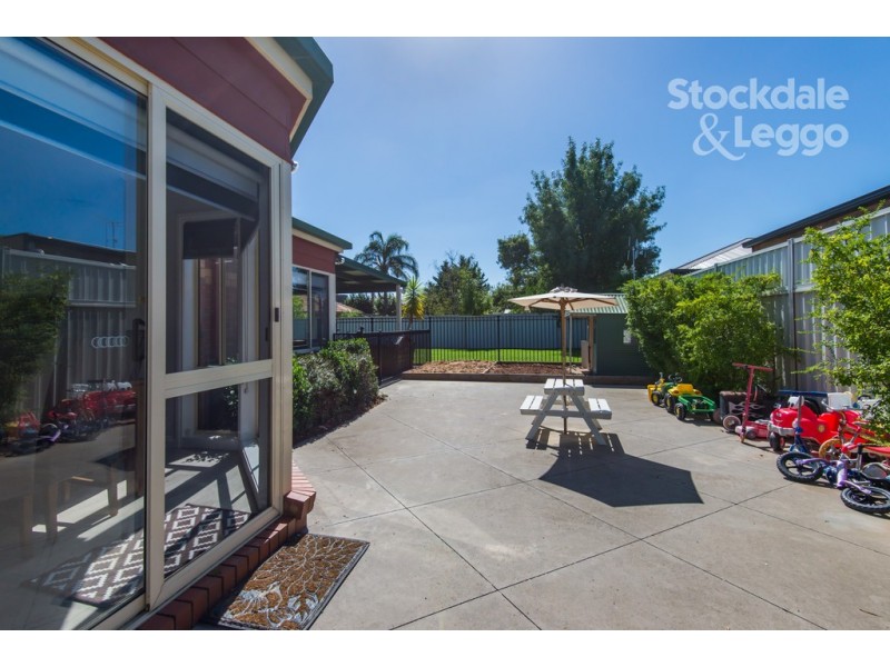 61 Kialla Lakes Drive, Kialla VIC 3631