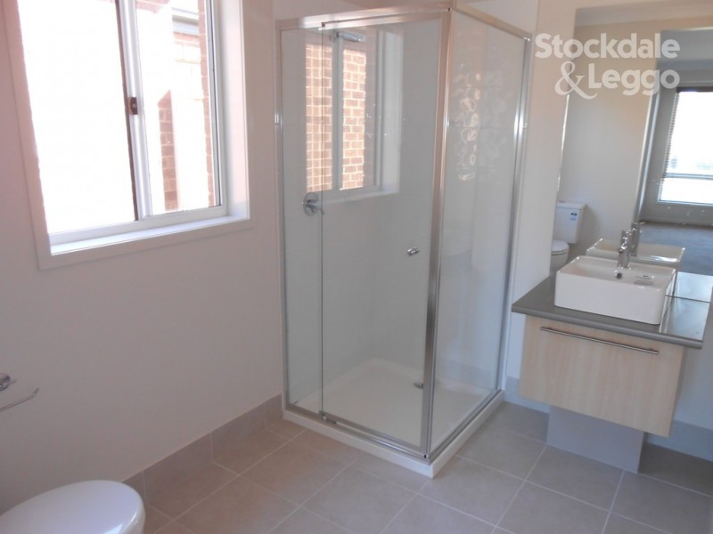 2 Flametree Place, Kialla VIC 3631