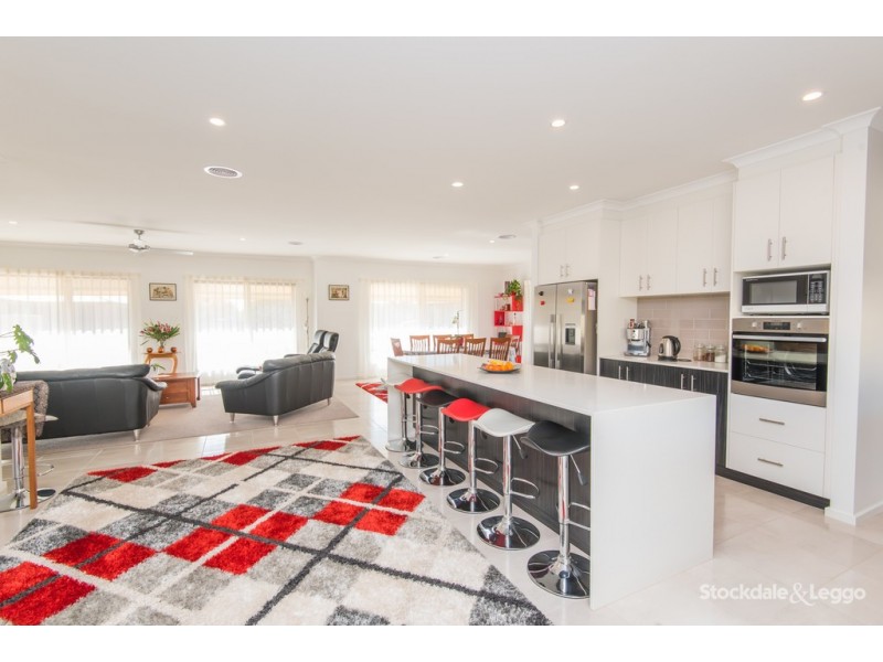 4 Yambuk Place, Kialla VIC 3631