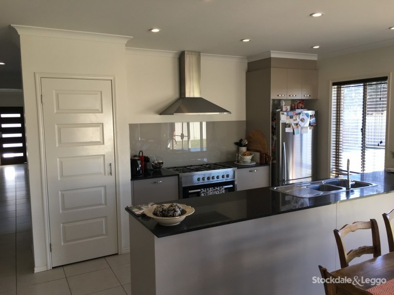 13 Brambuck Avenue, Kialla VIC 3631