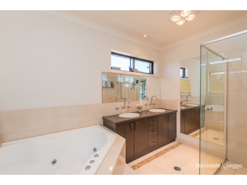 22 Forest Drive, Kialla VIC 3631