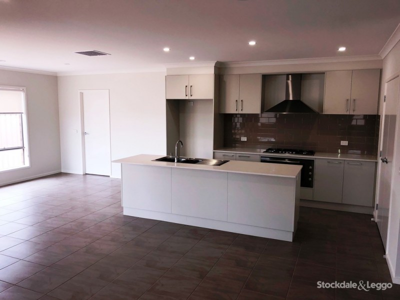 5 Colac Close, Kialla VIC 3631