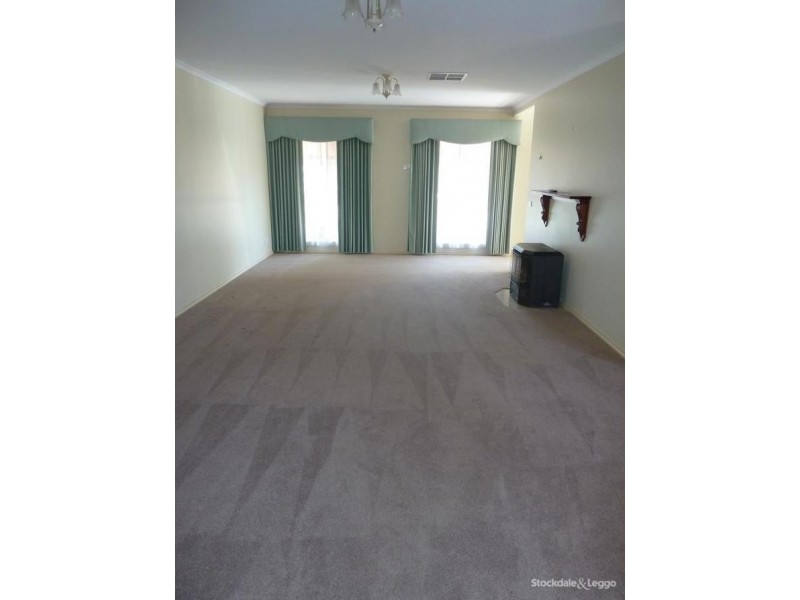 2/27 Barker Avenue, Shepparton VIC 3630