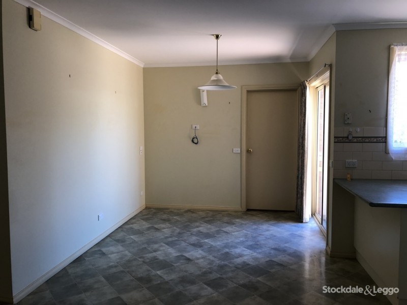 2/27 Barker Avenue, Shepparton VIC 3630