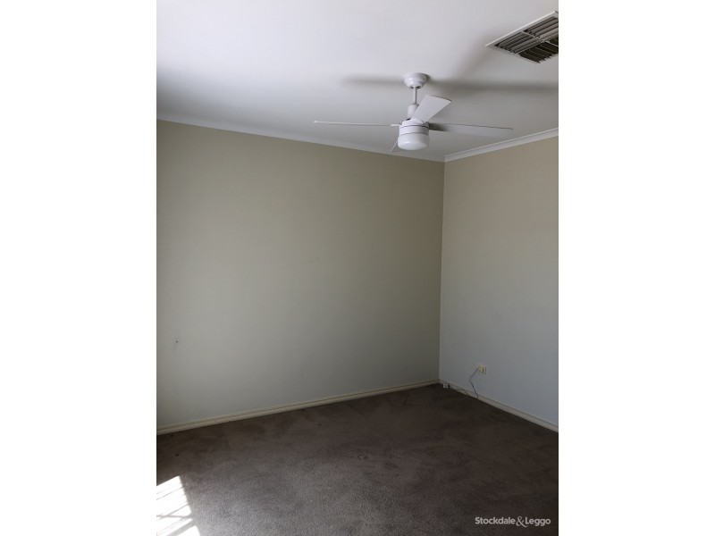 2/27 Barker Avenue, Shepparton VIC 3630