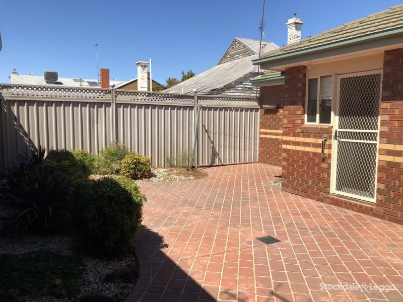 2/27 Barker Avenue, Shepparton VIC 3630