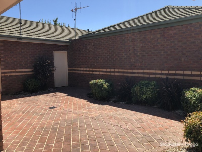 2/27 Barker Avenue, Shepparton VIC 3630