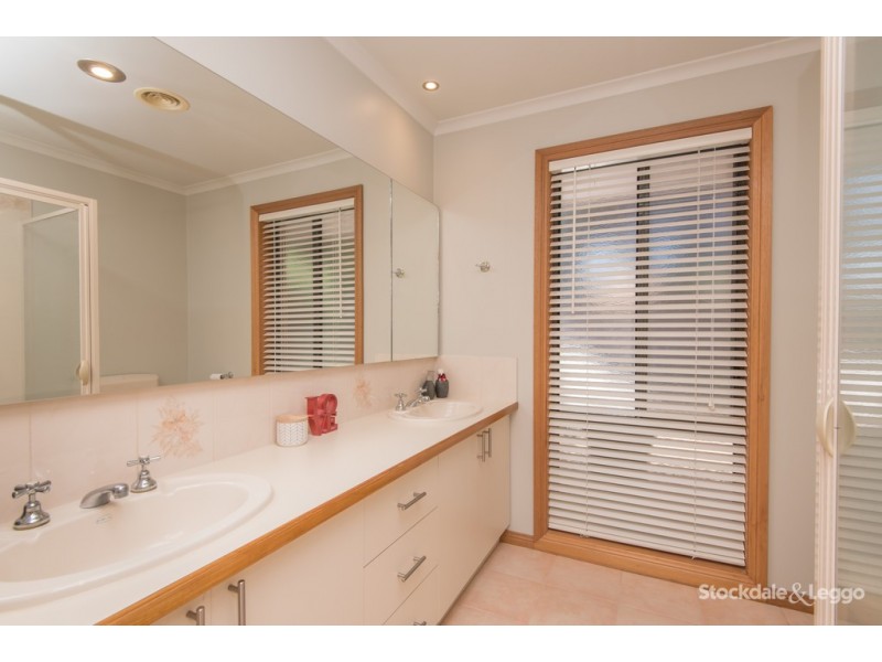 42 Teasdale Crescent, Kialla VIC 3631