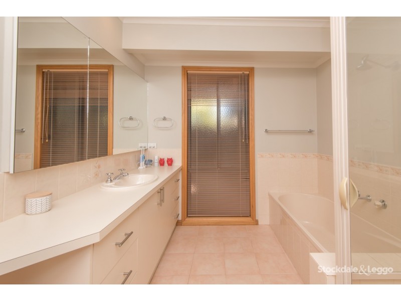 42 Teasdale Crescent, Kialla VIC 3631