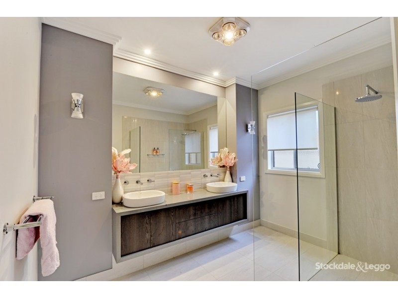 68 Canterbury Avenue, Shepparton VIC 3630