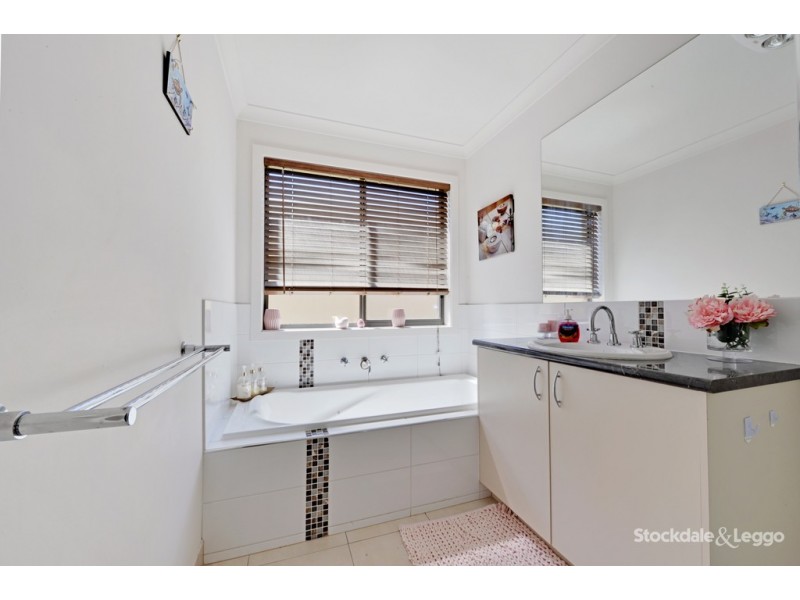 10 Golf Drive, Shepparton VIC 3630