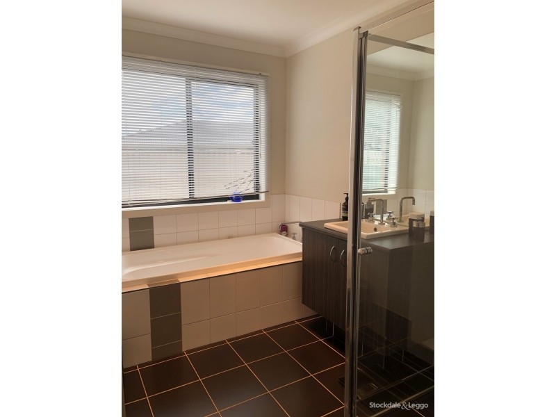 17 Greybox Way, Kialla VIC 3631