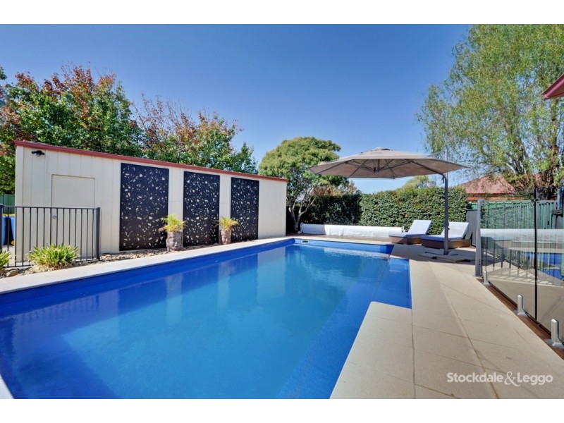 4 Crestwood Grove, Shepparton VIC 3630