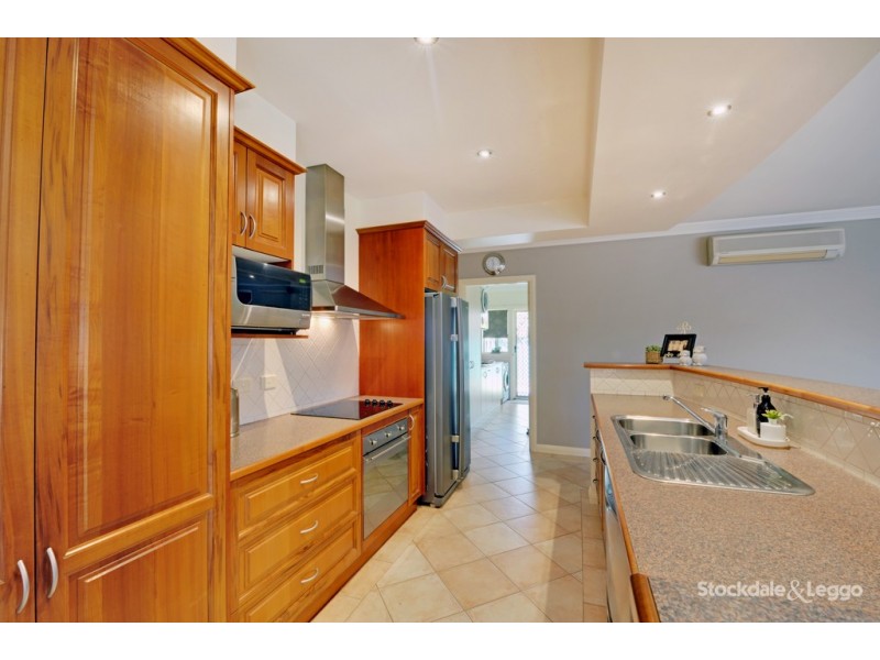 4 Crestwood Grove, Shepparton VIC 3630