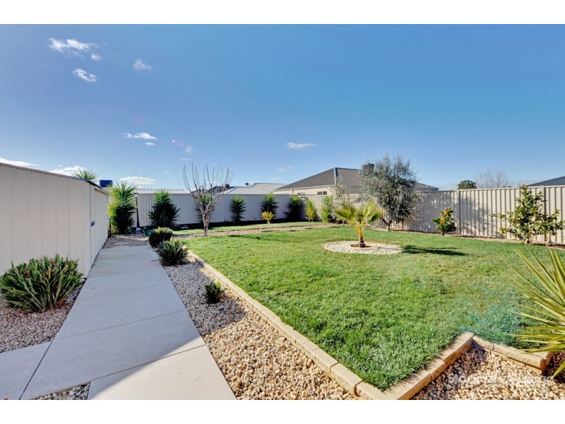 2 Coorong Court, Kialla VIC 3631