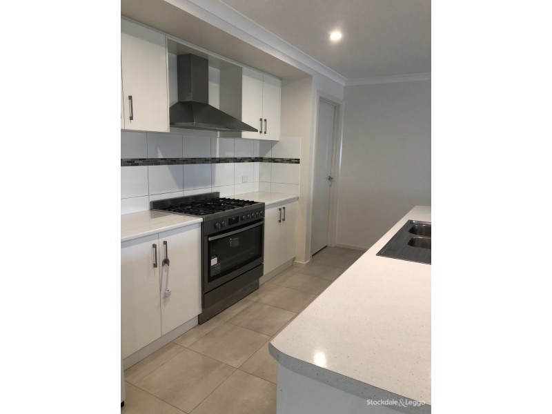 2 Daylesford Crescent, Kialla VIC 3631