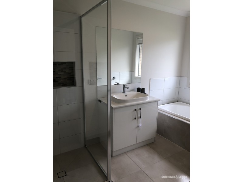 2 Daylesford Crescent, Kialla VIC 3631