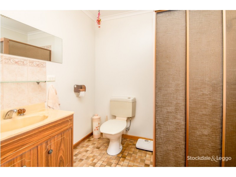 2 Dampier Avenue, Shepparton VIC 3630