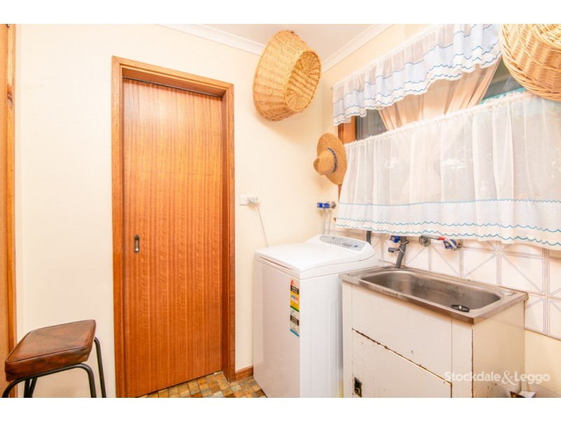 2 Dampier Avenue, Shepparton VIC 3630