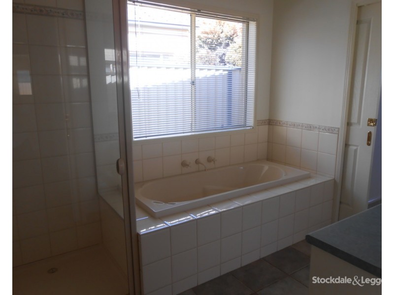 2/2-4 Ross Alan Drive, Shepparton VIC 3630