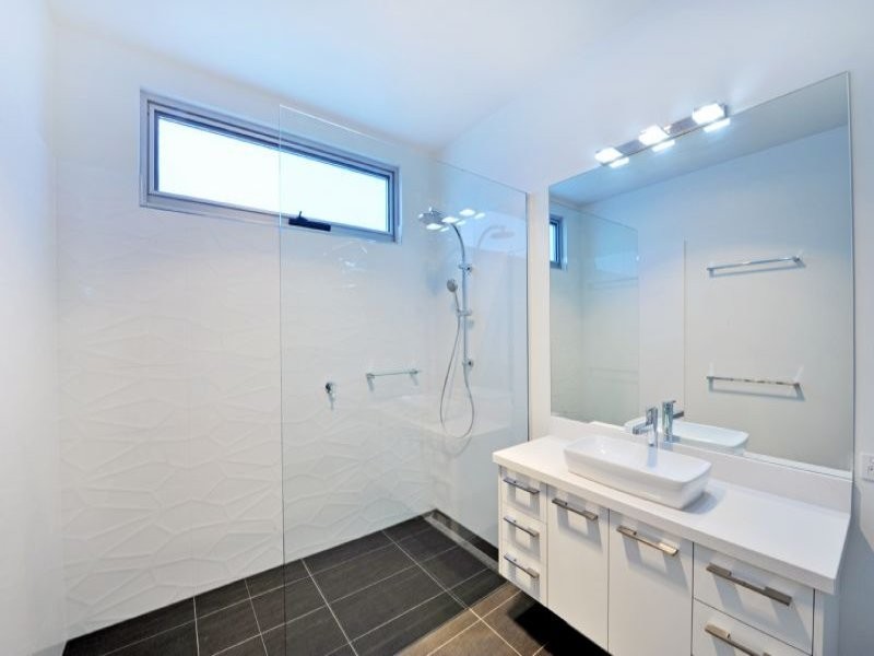 9 Norton Avenue, Shepparton VIC 3630