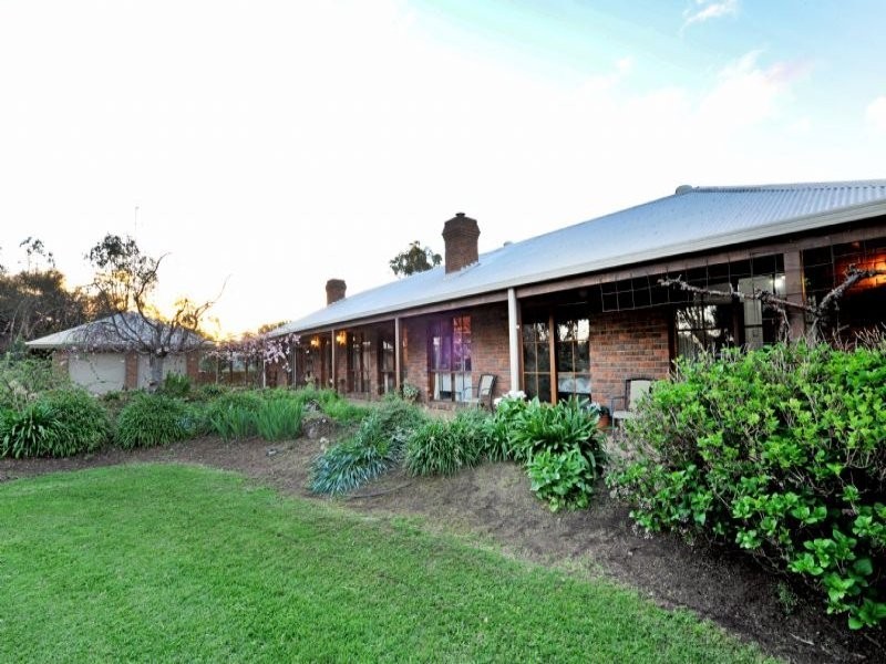 25 Mitchell Road, Kialla VIC 3631