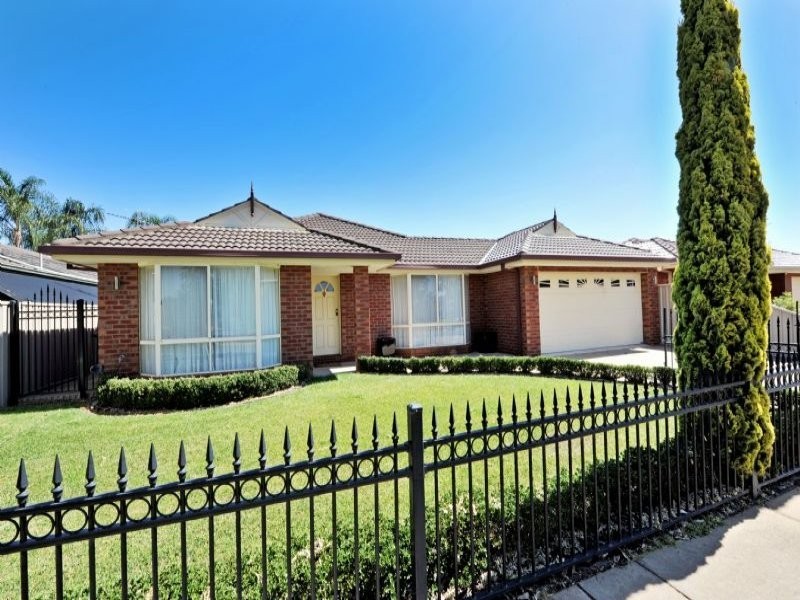 66 Kialla Lakes Drive, Kialla VIC 3631