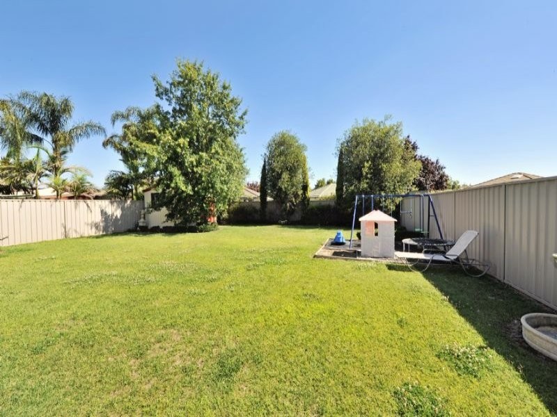 66 Kialla Lakes Drive, Kialla VIC 3631