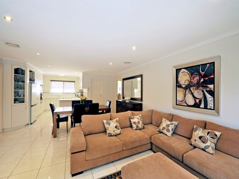 66 Kialla Lakes Drive, Kialla VIC 3631