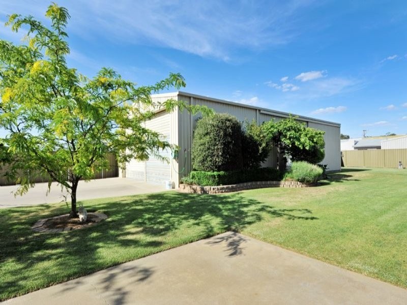 8-10 Buckworth Street, Kialla VIC 3631