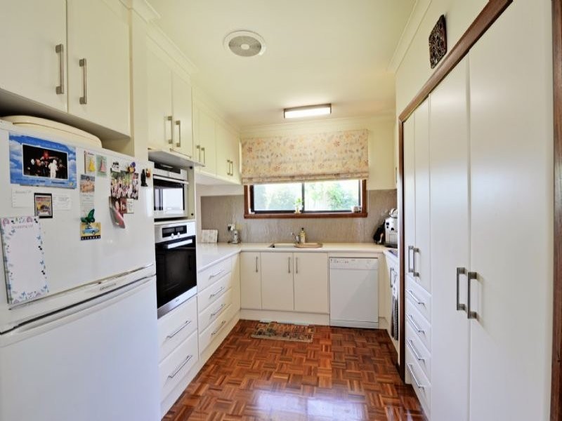 8-10 Buckworth Street, Kialla VIC 3631