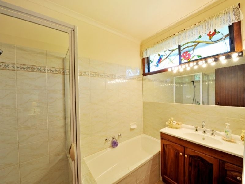 8-10 Buckworth Street, Kialla VIC 3631