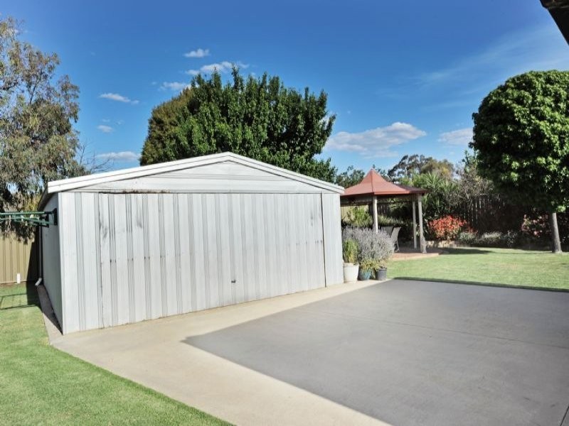 8-10 Buckworth Street, Kialla VIC 3631