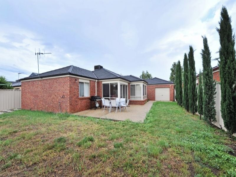 18 Taig Avenue, Kialla VIC 3631