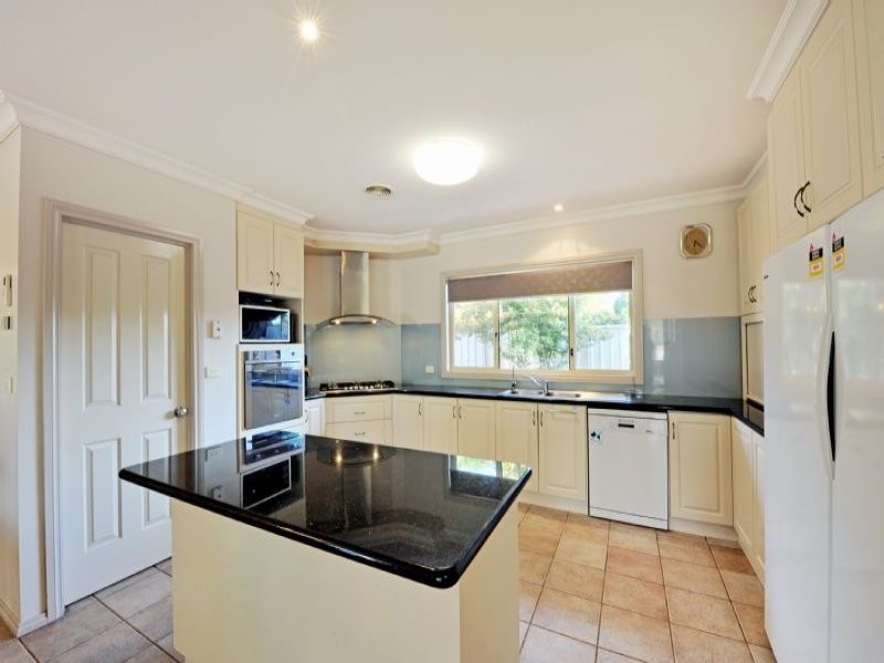 6 Mokoan Avenue, Kialla VIC 3631