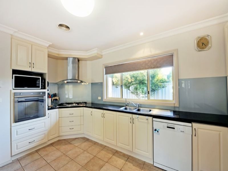 6 Mokoan Avenue, Kialla VIC 3631