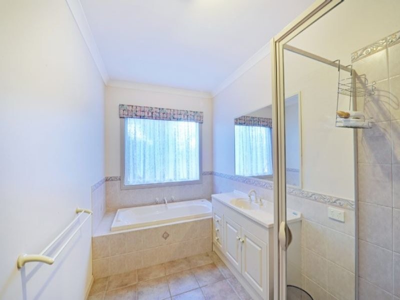 6 Mokoan Avenue, Kialla VIC 3631