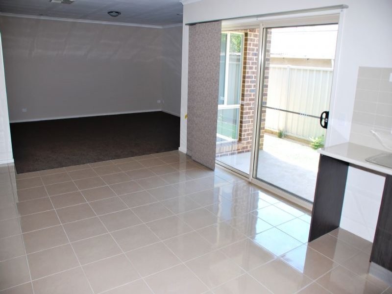 2/17 Dunkirk Avenue, Shepparton VIC 3630