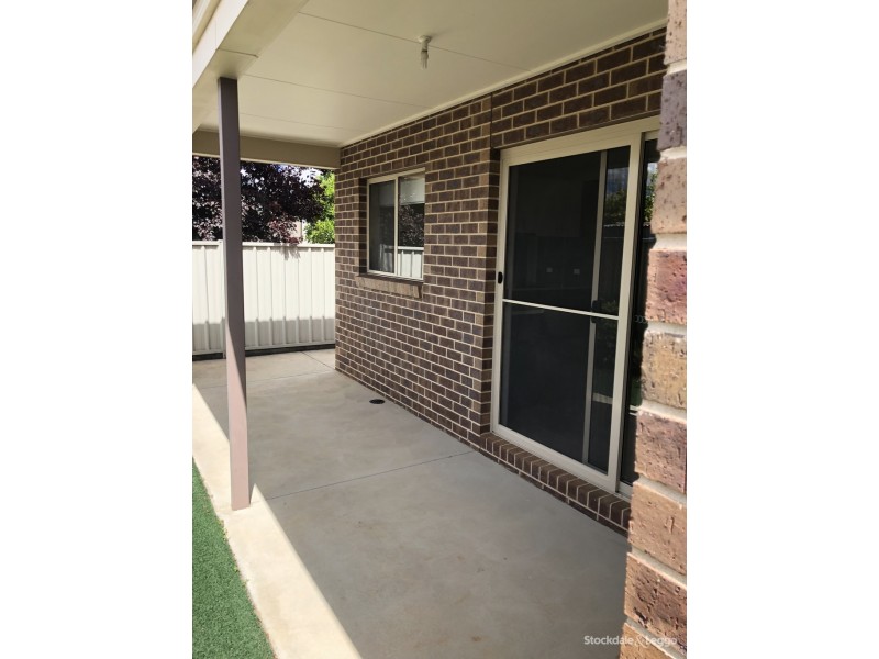 2/17 Dunkirk Avenue, Shepparton VIC 3630