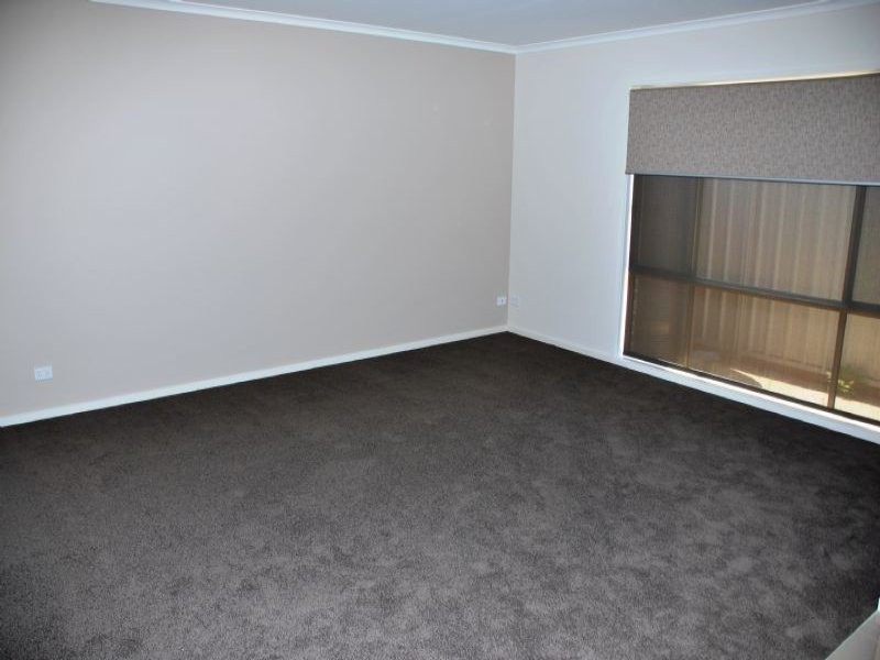 2/17 Dunkirk Avenue, Shepparton VIC 3630