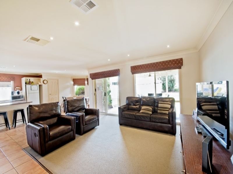 6 Woodburn Place, Shepparton VIC 3630