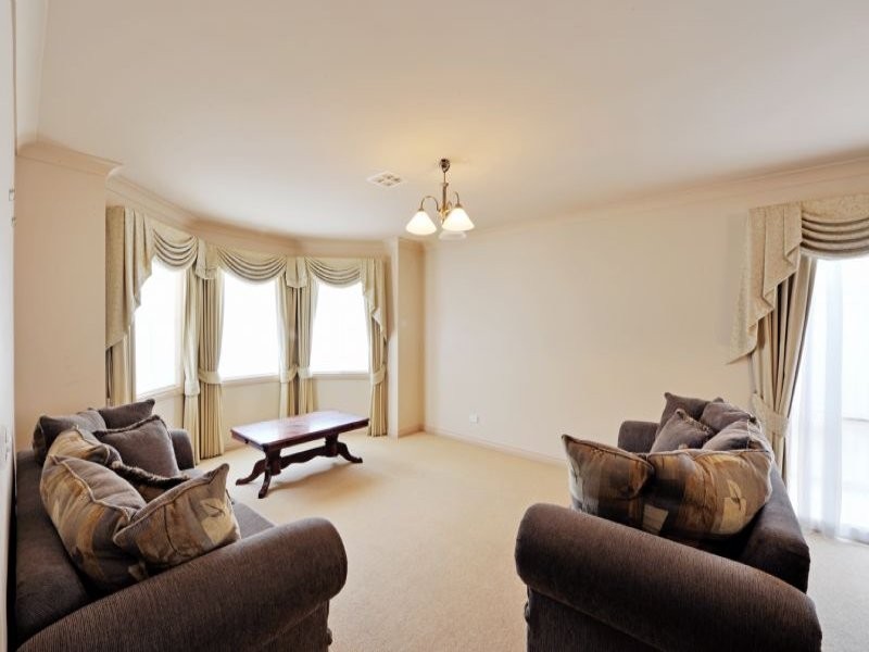 6 Woodburn Place, Shepparton VIC 3630